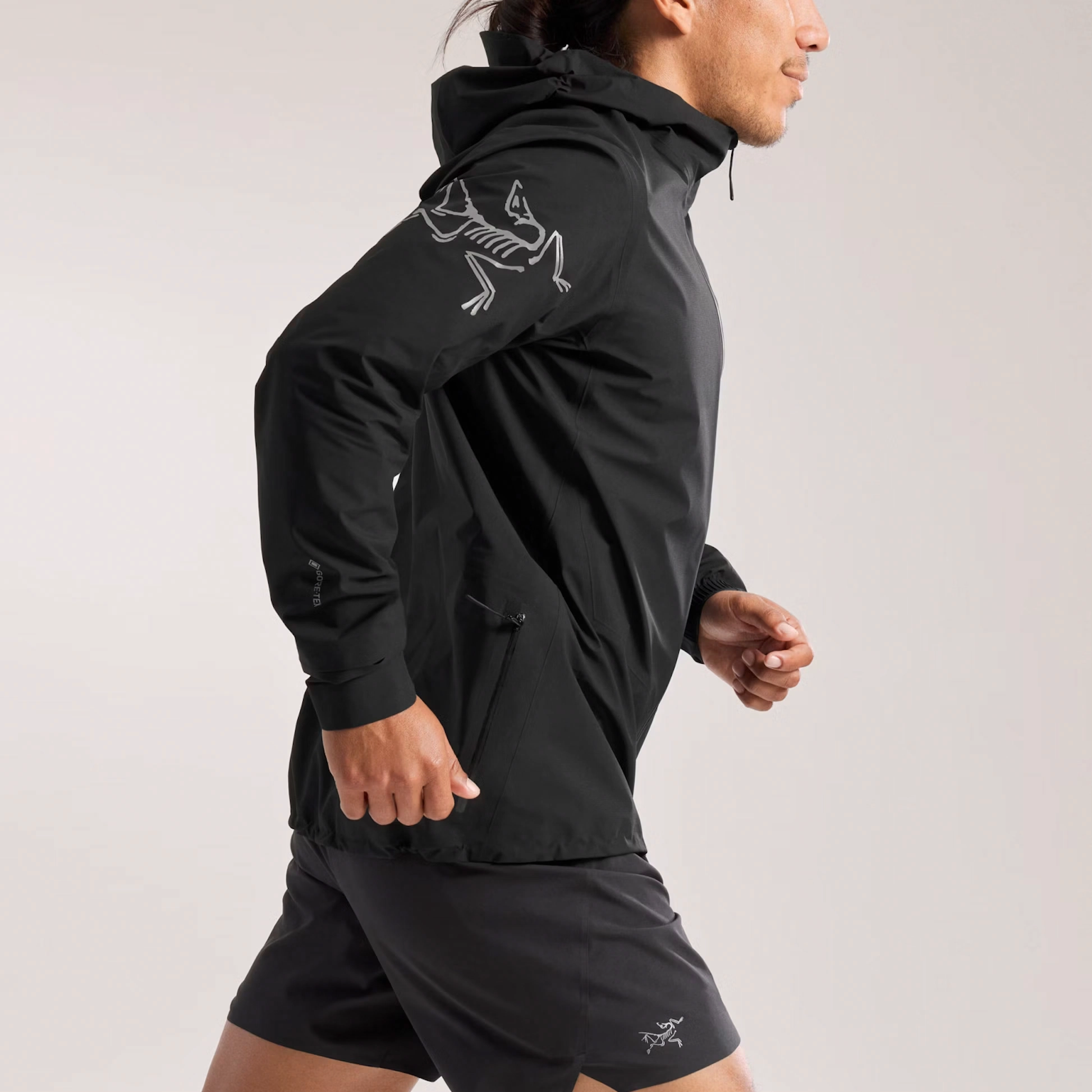 Arcteryx Norvan GORE-TEX logo