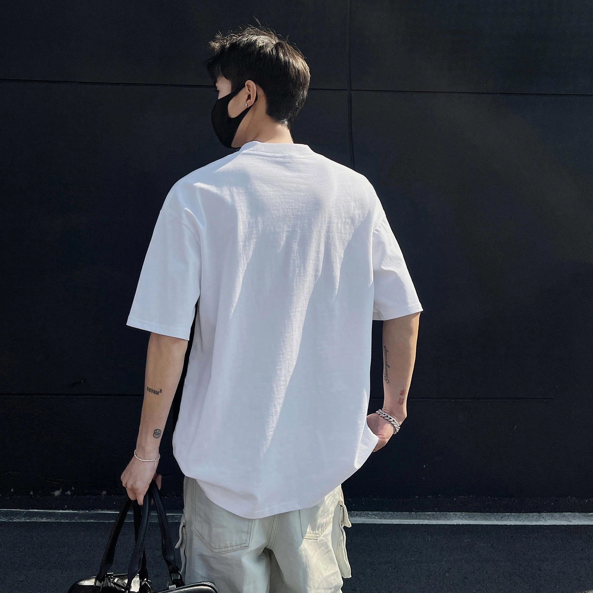 UNthemed T