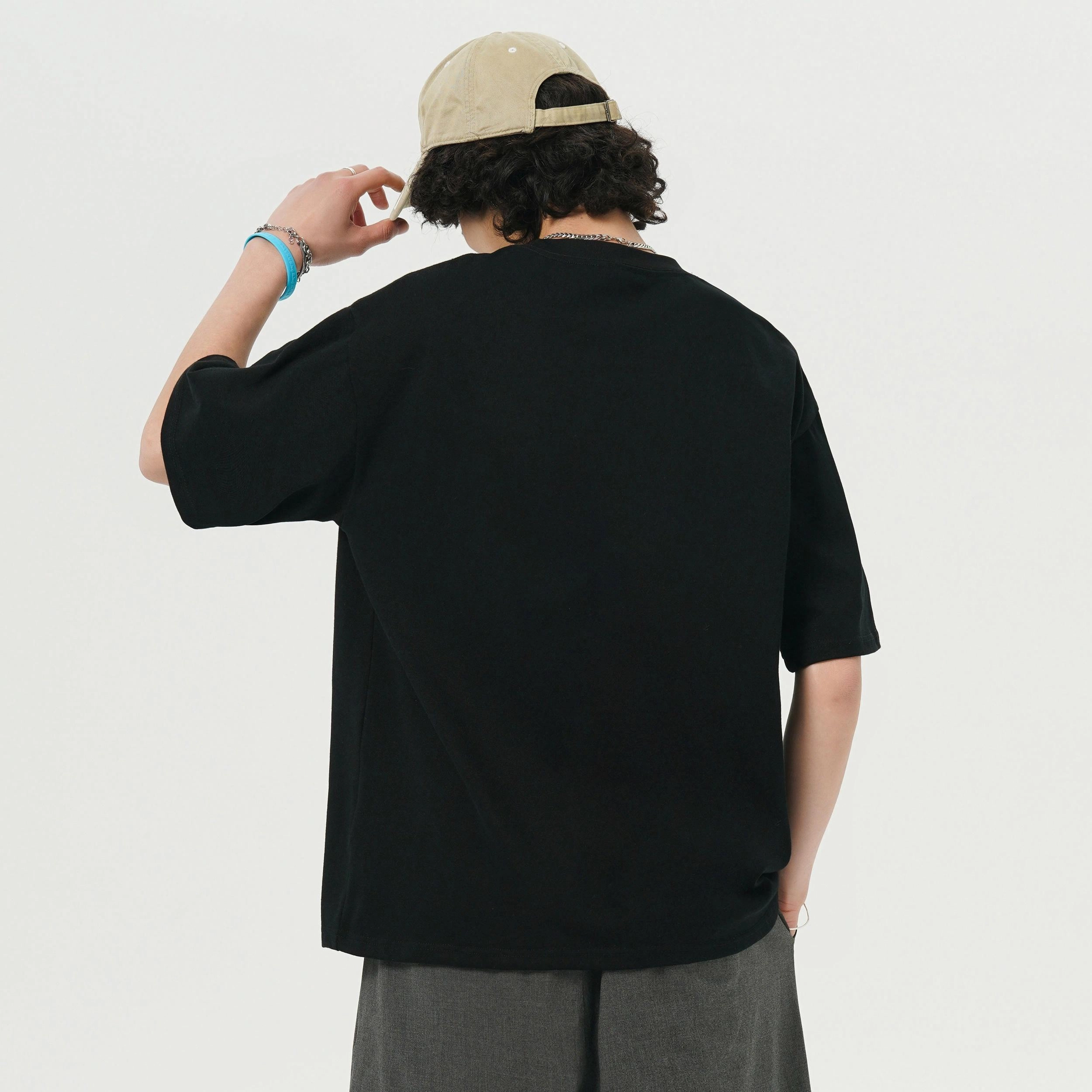 UNthemed T