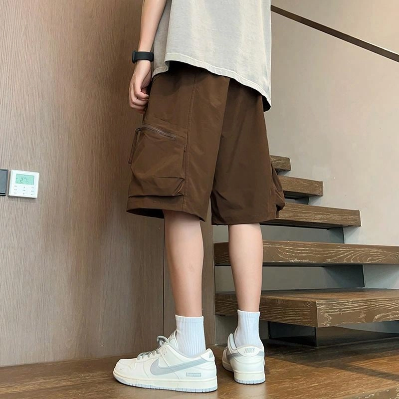 UNthemed