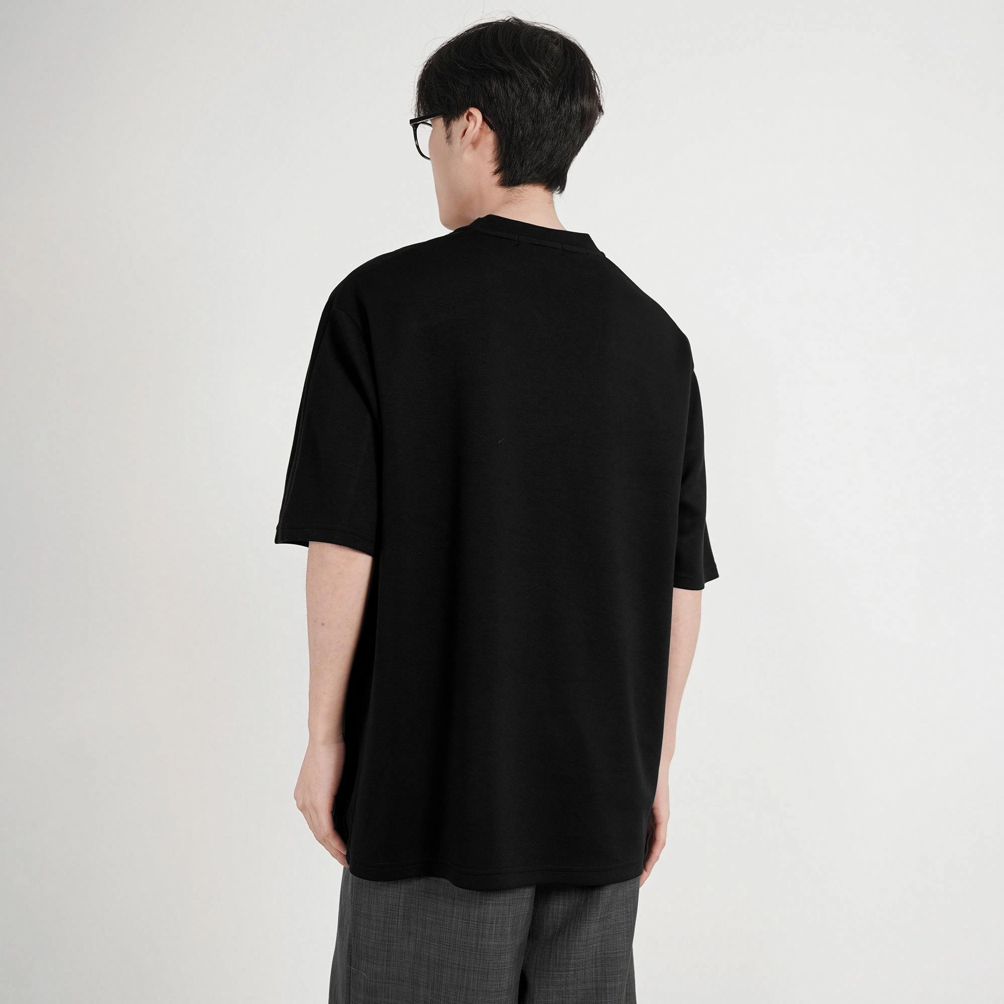 URBAN AUTHENTIC T