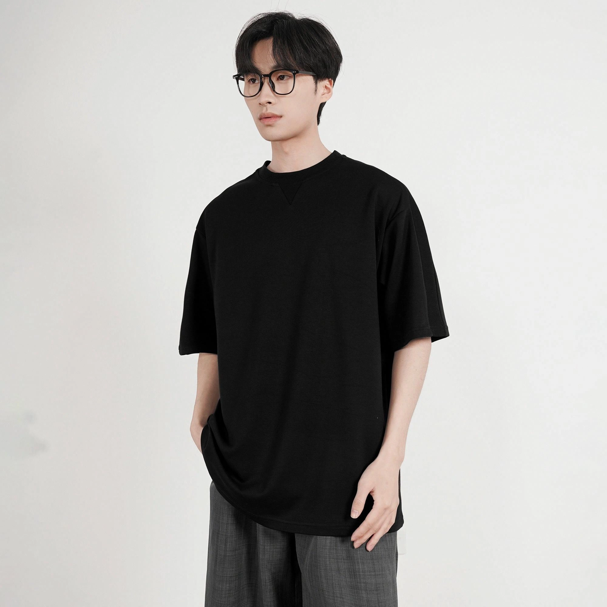 URBAN AUTHENTIC T