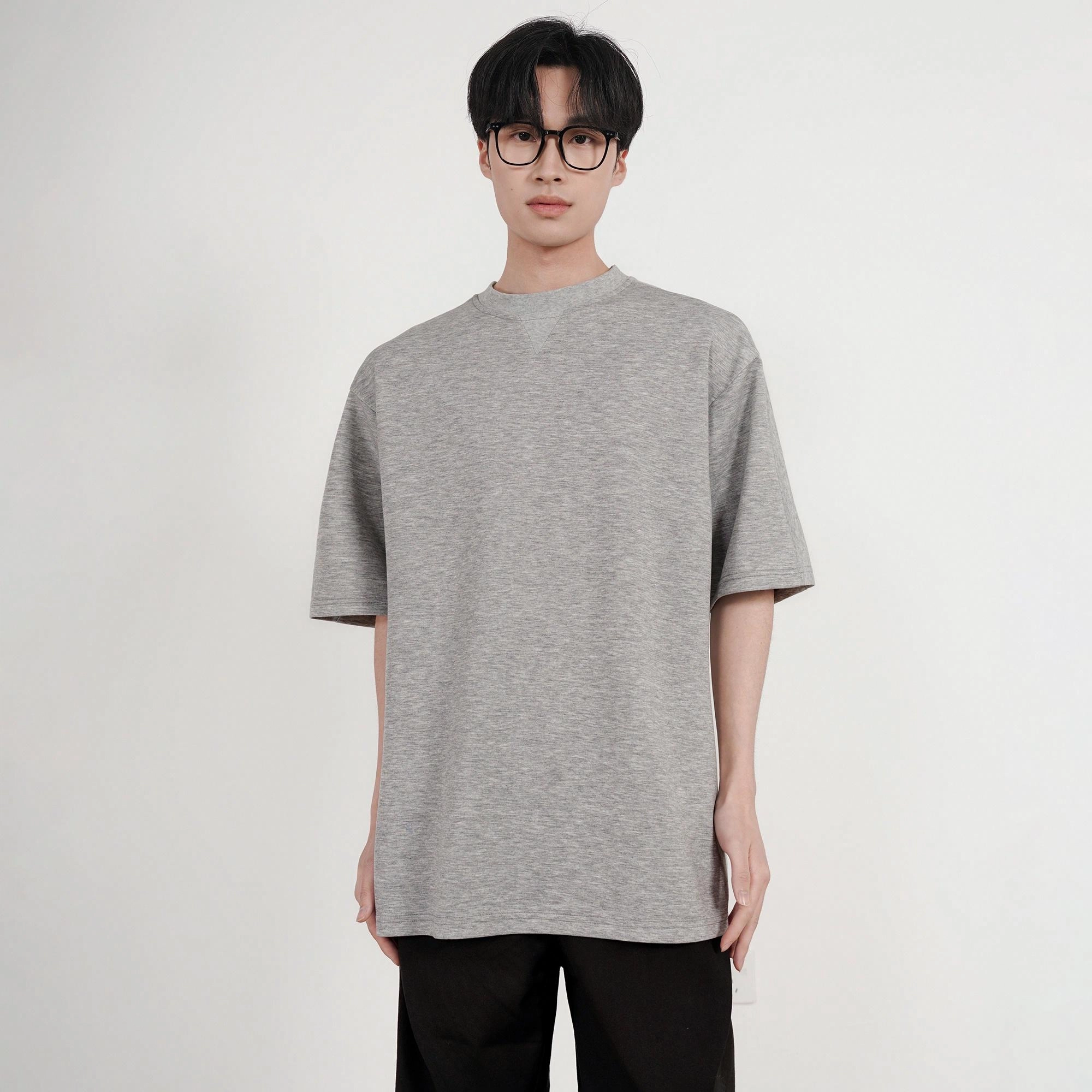 URBAN AUTHENTIC T