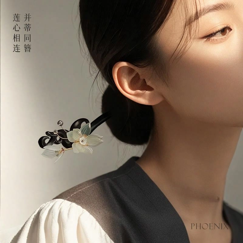 【以东方木韵礼献臻情】 凤凰涅磐 新中式檀木簪子 荷花发饰 汉服旗袍配饰 小众高级感手工雕刻原创设计#好运 黑檀 发簪 女款