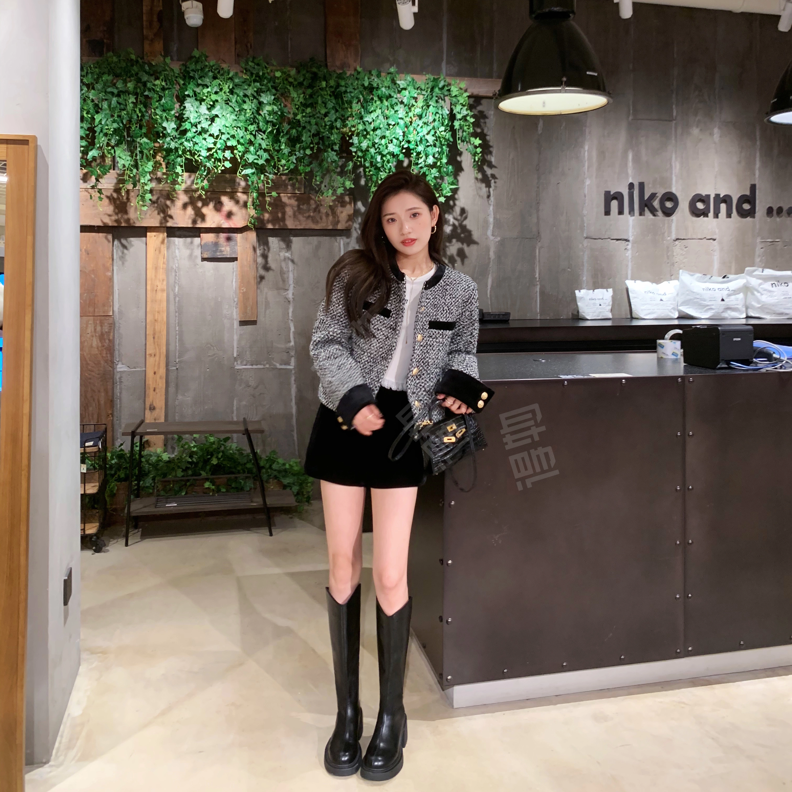 STUDIO LEE PU V