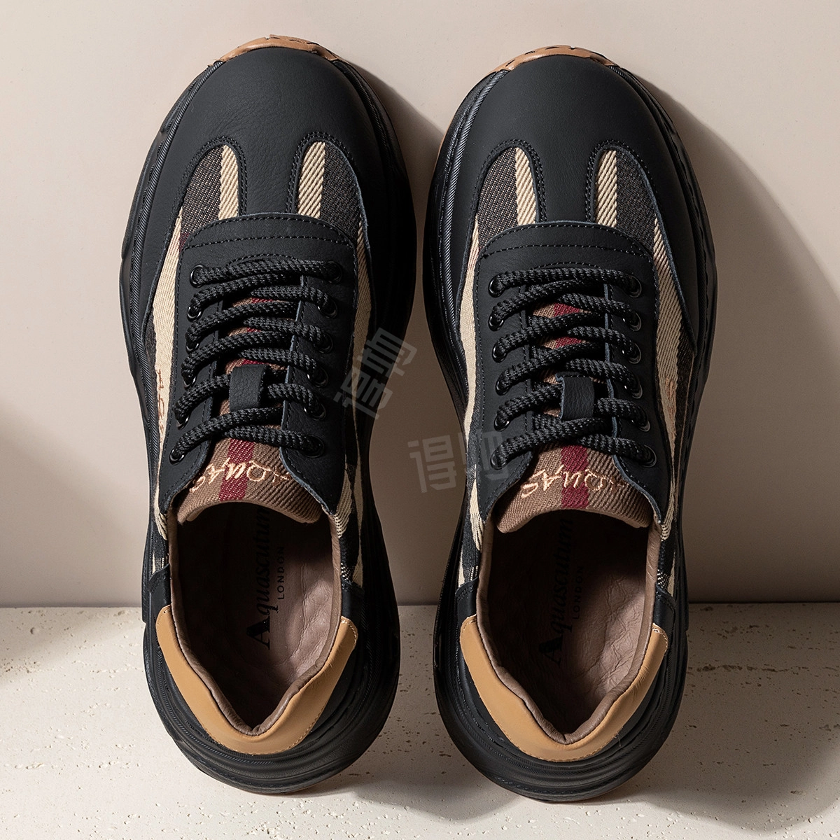 AQUASCUTUM