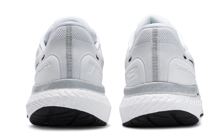 Saucony Triumph 18