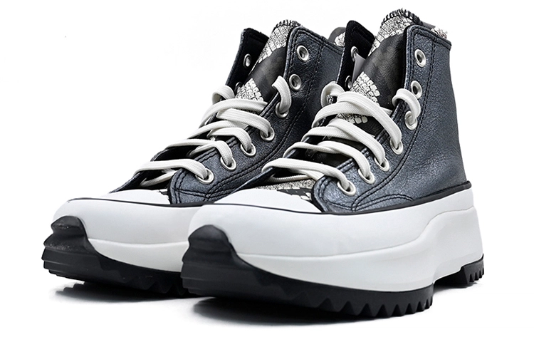 Converse Run Star Hike