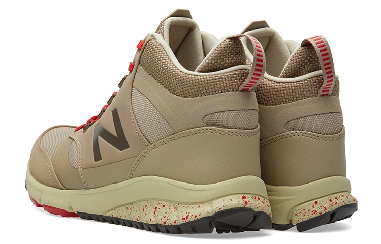 New Balance 710