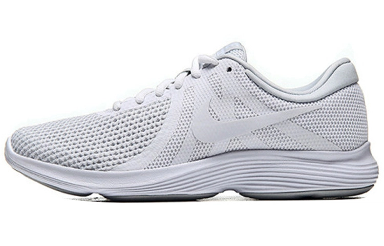 Nike REVOLUTION 4