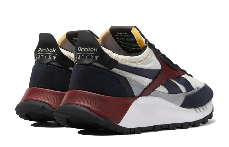 RMTCRW ROMANTIC CROWN x Reebok classic legacy