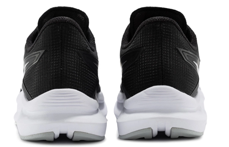 Saucony Axon