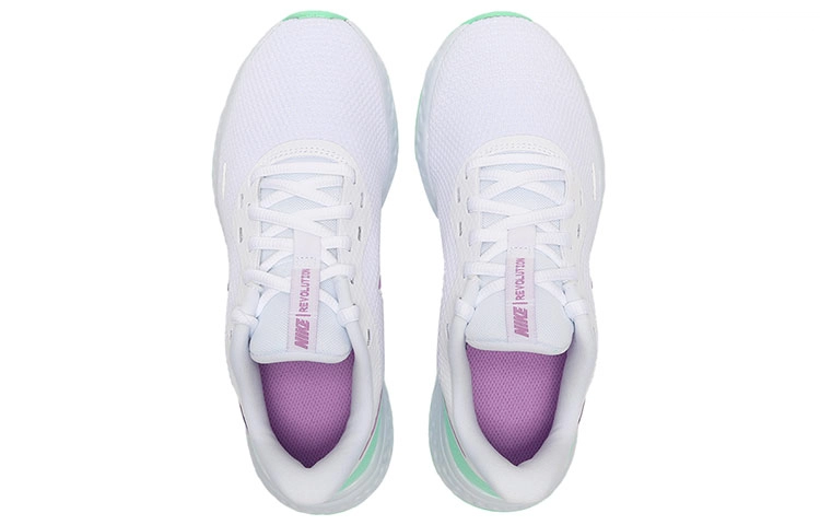 Nike REVOLUTION 5