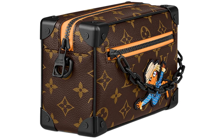 LOUIS VUITTON SOFT TRUNK Logo