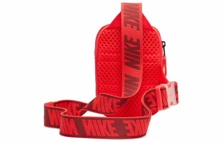 Nike Sportswear Essentials