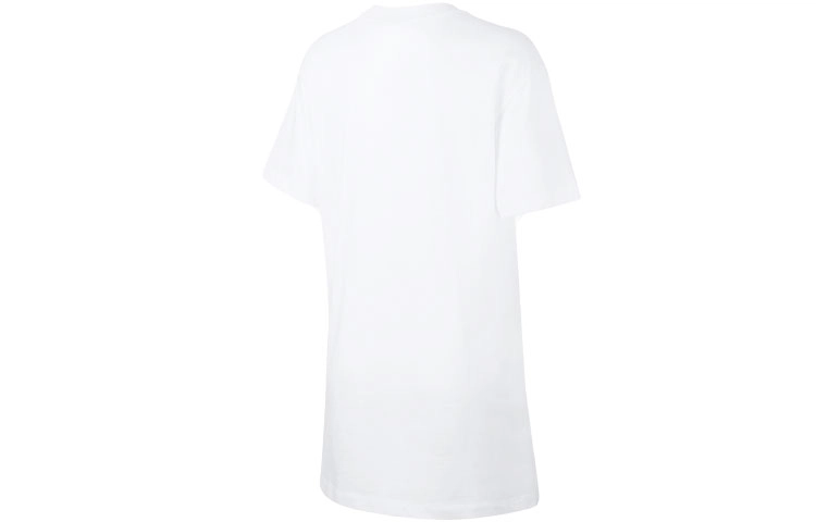 Nike Sportswear Essential Logo