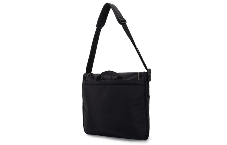 Nike EssentalsI Messenger