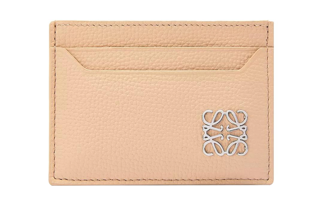 LOEWE Anagram