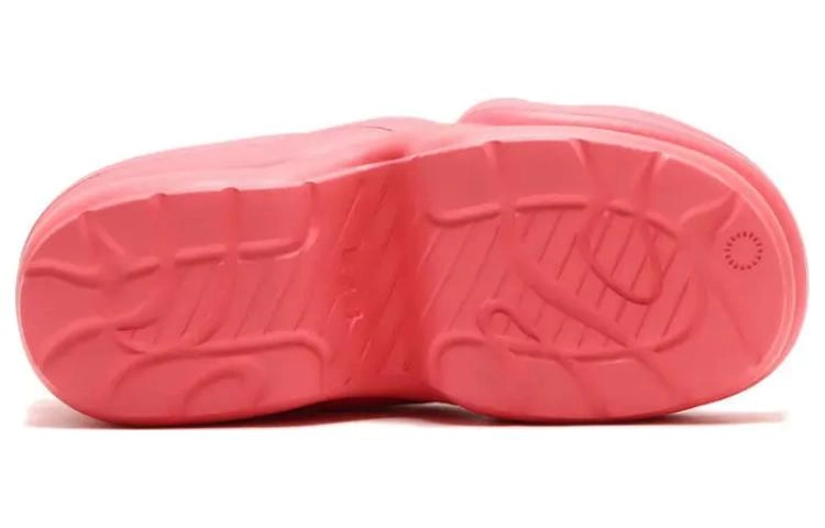 atmos pink x UGG