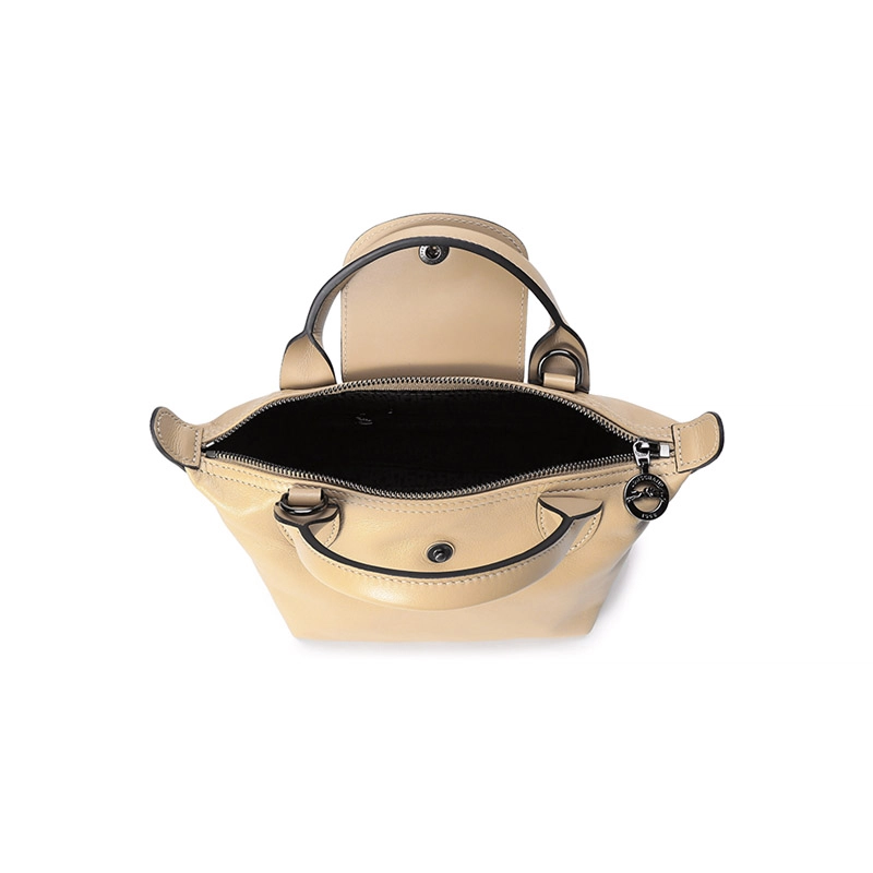 LONGCHAMP Le Pliage Cuir 17