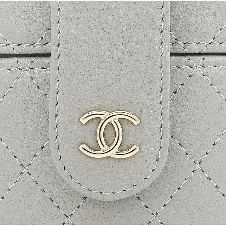 CHANEL 21B