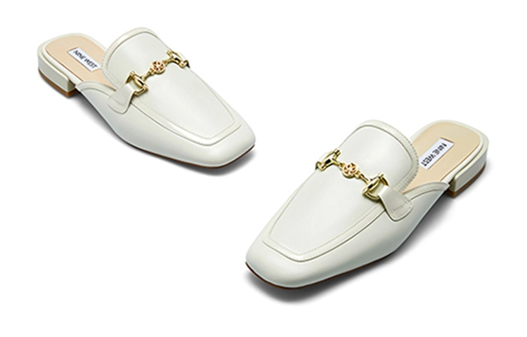 NINE WEST