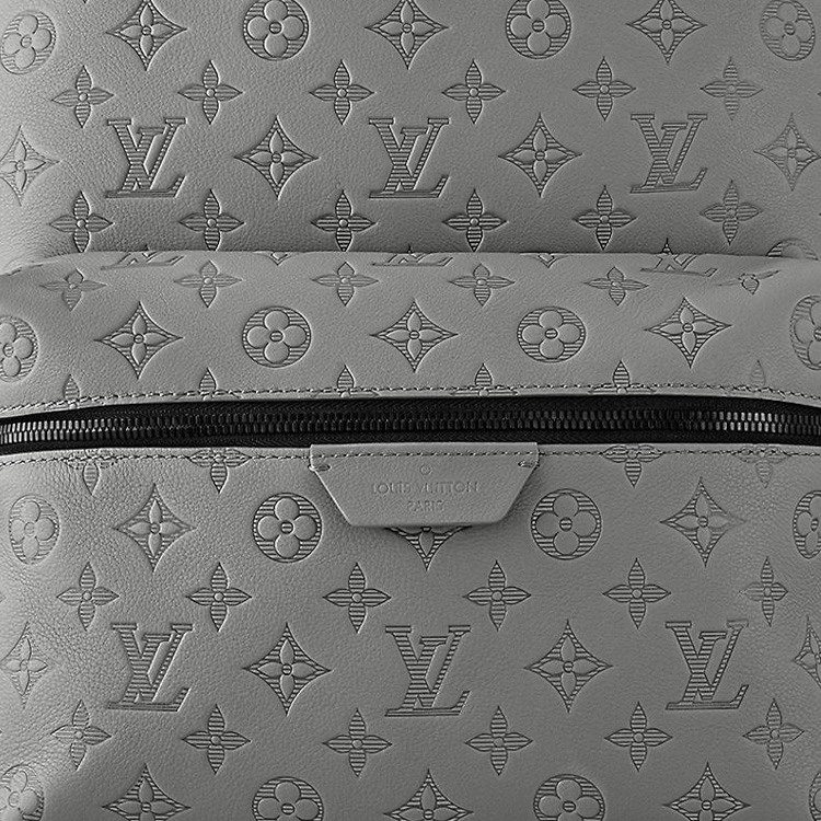 LOUIS VUITTON Discovery