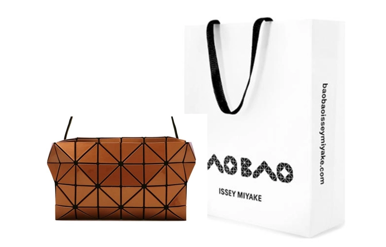 ISSEY MIYAKE Carton