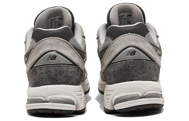 New Balance NB 2002R