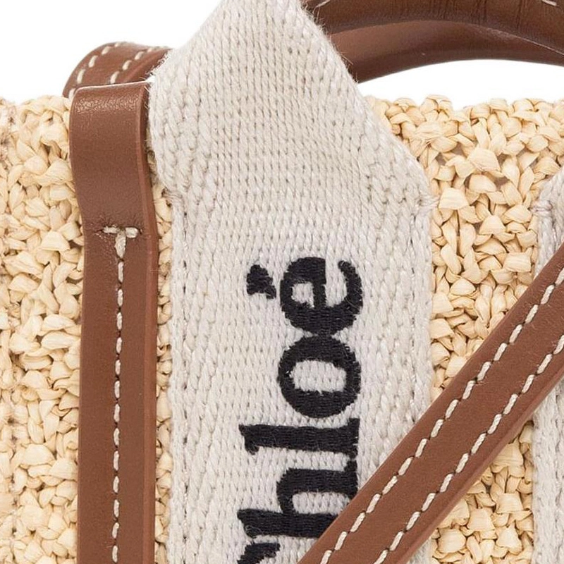 Chloe Logo