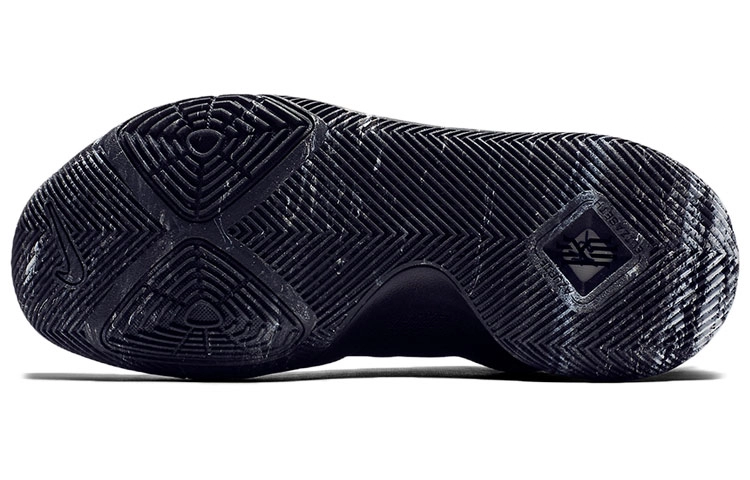 Nike Kyrie 3 Triple Black