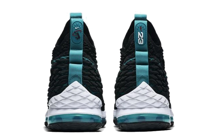 Nike Lebron 15