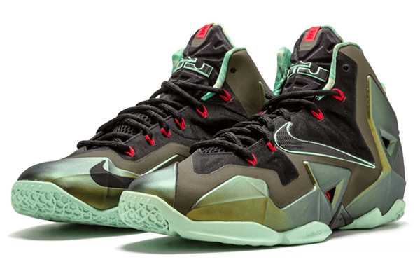 Nike Lebron 11 King's Pride