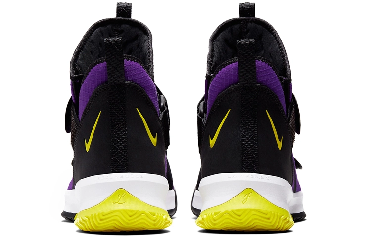 Nike zoom soldier 13