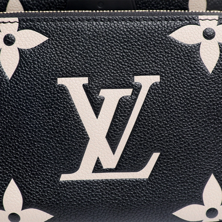 LOUIS VUITTON Multi Pochette