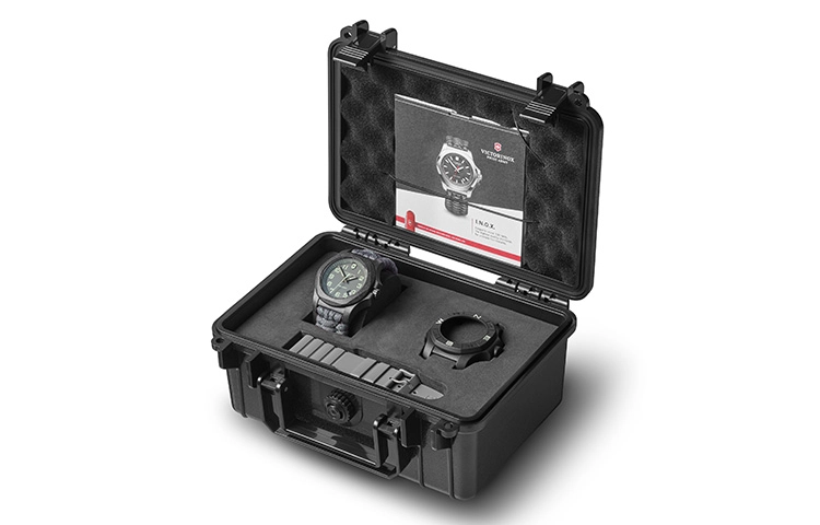 VICTORINOX I.N.O.X. 43mm 241861