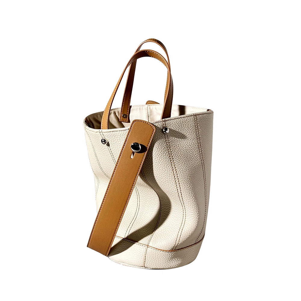 AJ AOIRJ Tote