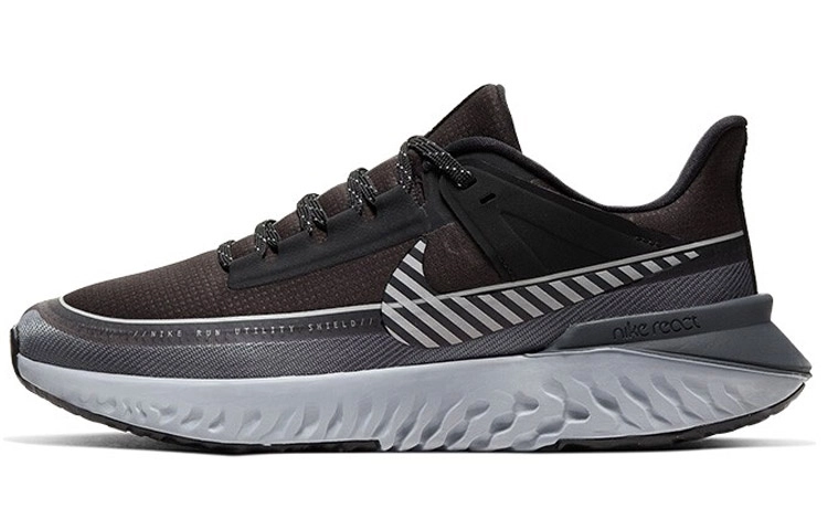 Nike Legend React 2 Shield