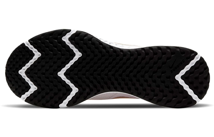 Nike REVOLUTION 5