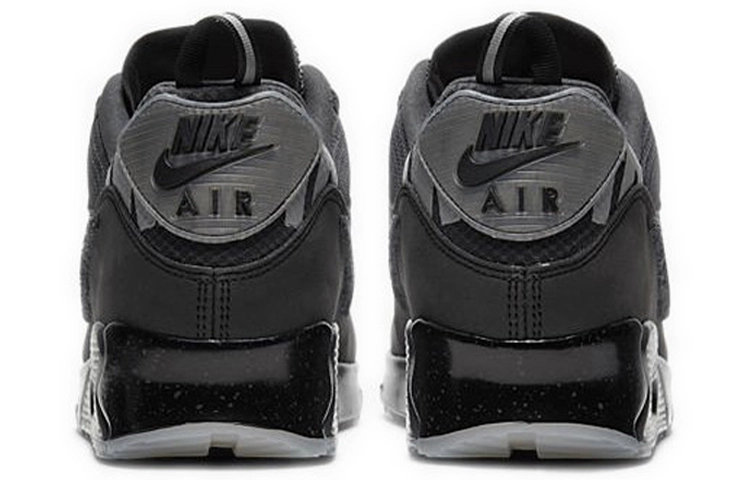 UNDEFEATED x Nike Air Max 90