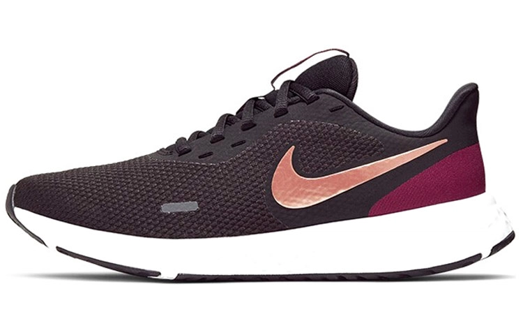 Nike REVOLUTION 5
