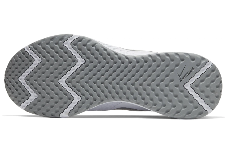 Nike REVOLUTION 5