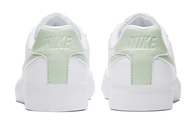 Nike Court Royale