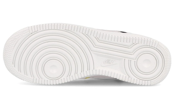 Nike Air Force 1 07 LX