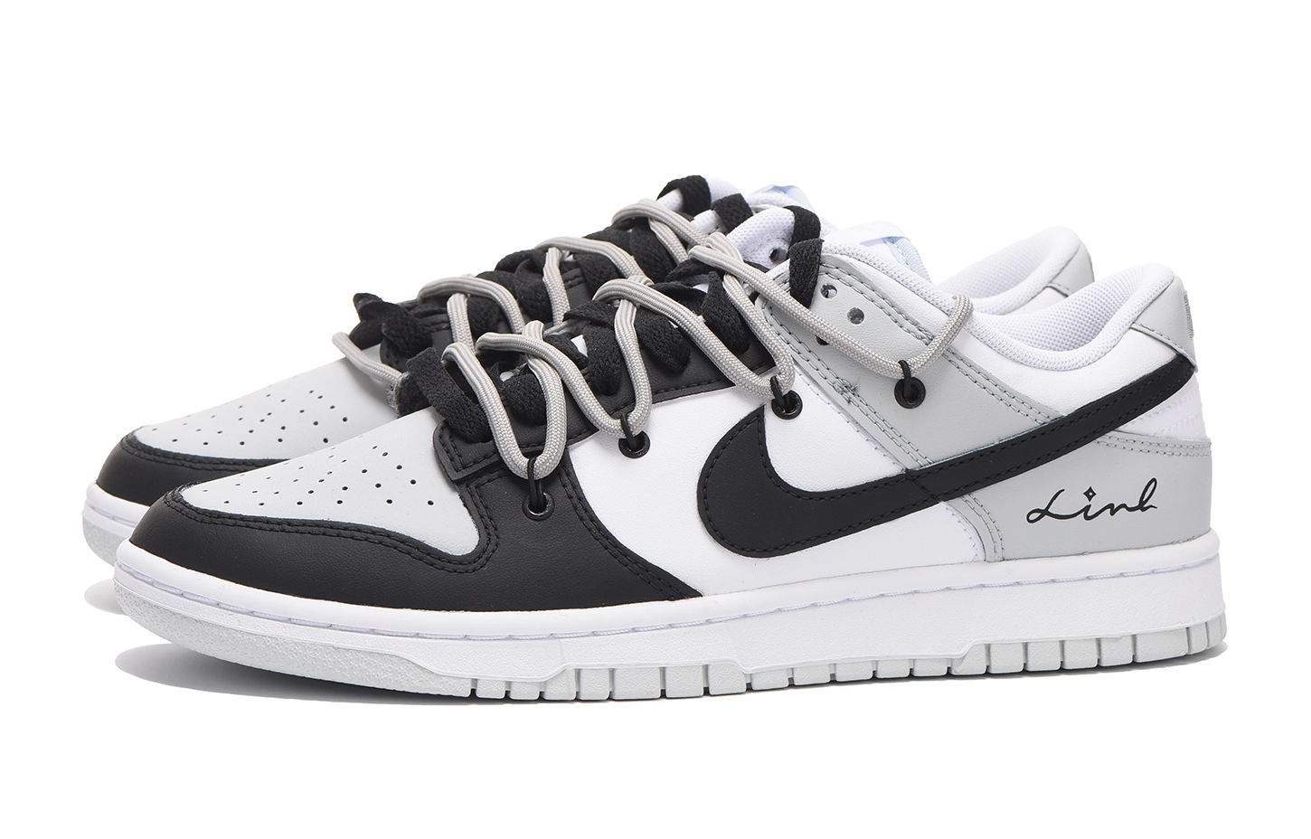 Nike Dunk "Pure Platinum"