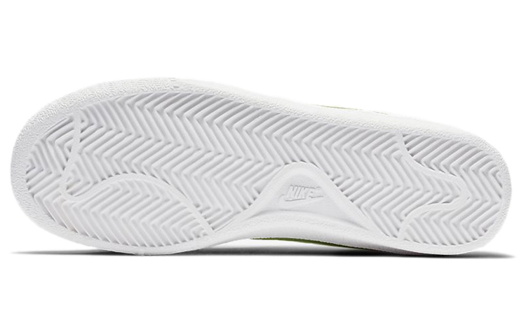 Nike Court Royale