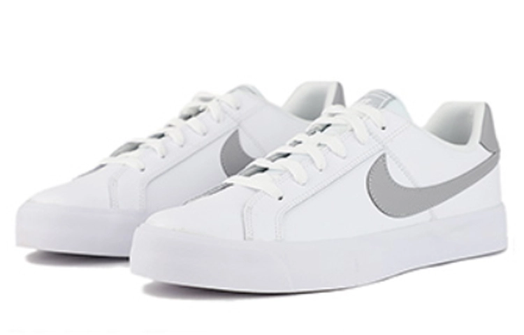 Nike Court Royale
