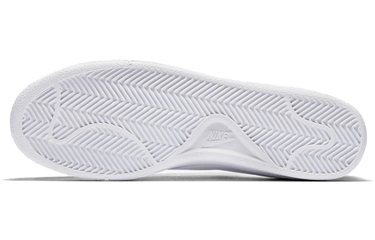 Nike Court Royale
