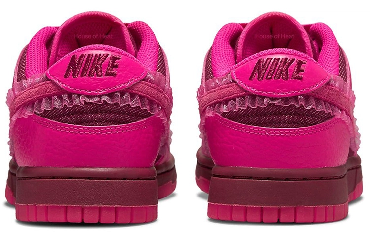 Nike Dunk Low "Valentine's Day"
