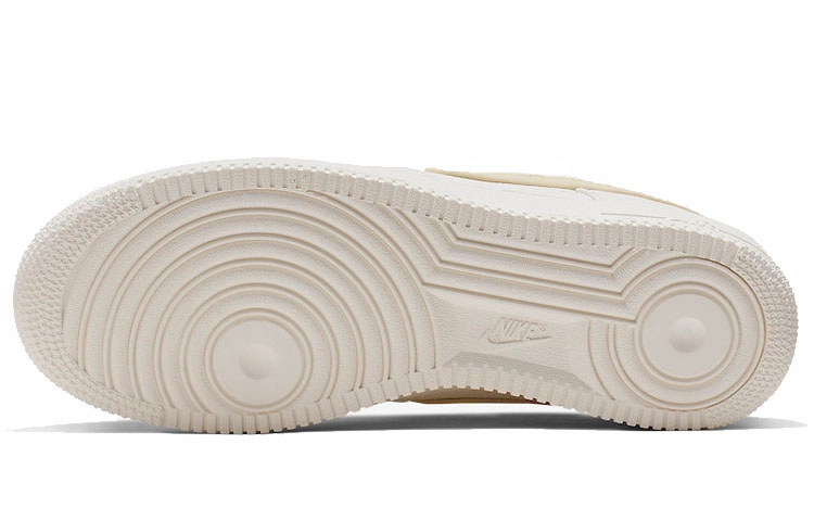 Nike Air Force 1 07 Big Swoosh